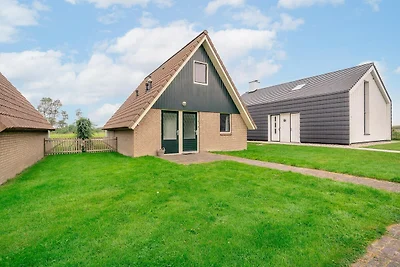 Smaakvol en modern ingerichte 6 persoons...