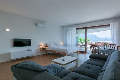 Wohnung in Ghiffa mit Schwimmbecken