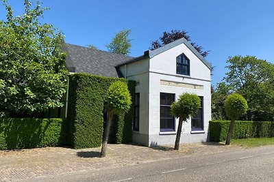 Vrijstaande woning in landelijk gebied met...