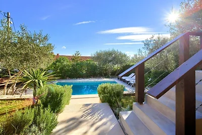 Rustika mit Pool & Meerblick