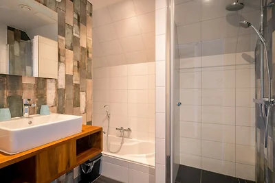 Smaakvol en modern ingerichte 6 persoons...