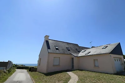 Ferienhaus in Plouhinec mit Terrasse
