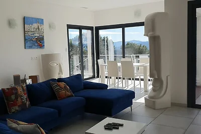 Architektonische Villa mit Swimmingpool