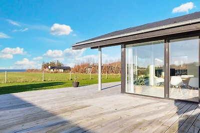 Modern Cottage with Spa - By Traum...