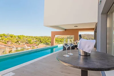 Villa in Zaton mit Schwimmbecken