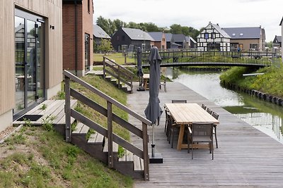 Luxe villa met sauna, gelegen aan het water, ...