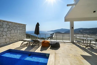 Villa in Kalkan mit Schwimmbecken