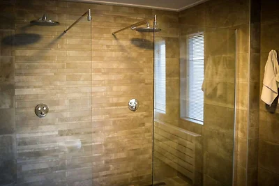 Großzügige Villa mit Sauna in der Nähe der...