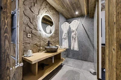 Apartment in Tignes mit Seeblick und Spa