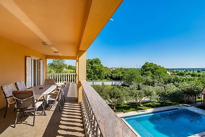 Ferienvillen mit Pool in Kakma