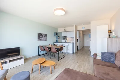 Modern appartement met frontaal zeezicht