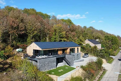 Luxuriöses Ferienhaus mit Innenpool