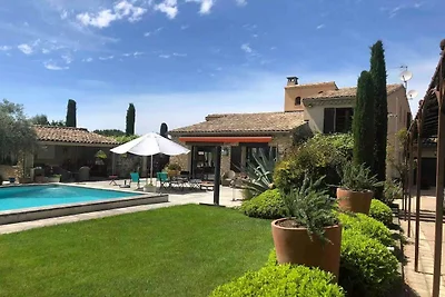 Villa in der Nähe von Avignon mit separaten...
