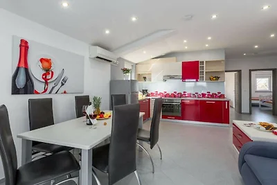 Wohnung in Fazana mit Schwimmbecken