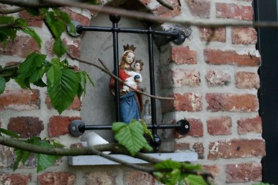 Extravagantes Bauernhaus in Baarlo mit Whirlp...