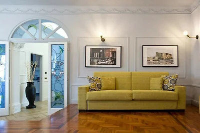 Apartamento en Nápoles con balcón