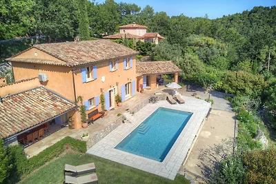 Malerisches Ferienhaus mit privatem Pool