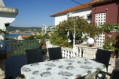 Appartamento a Vinisce con vista mare