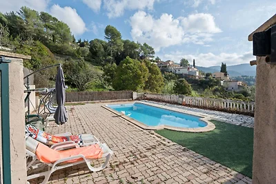 Ruhiges Haus in Drap mit Schwimmbad