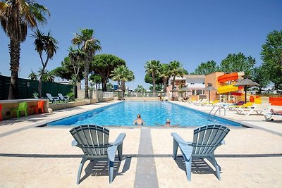 Reizendes Ferienhaus in Agde mit Terrasse