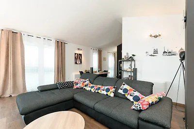Luxury Villa with Heated Pool, Terrace, and O...