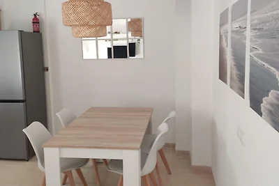 Uitnodigend vakantiehuis met zwembad