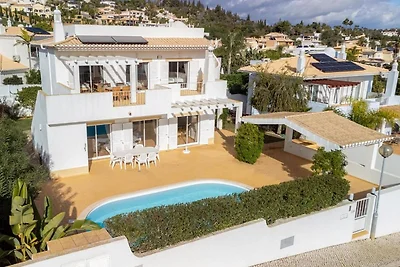 Haus mit Garten und privatem Pool