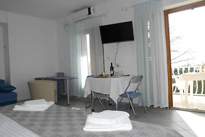 Studio Apartment 2