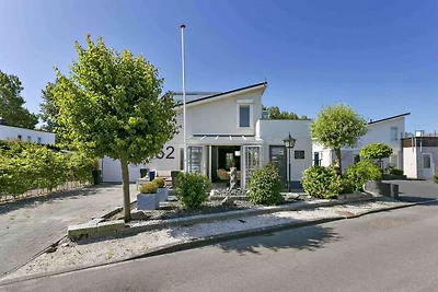 Schönes Ferienhaus in Kamperland mit Garten