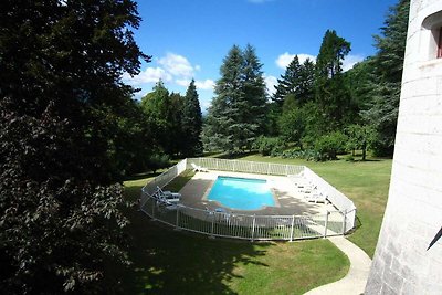 Renovierte Schlosswohnung mit Swimmingpool