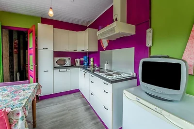 Lebhaftes Ferienhaus mit Garten