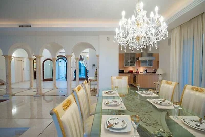Villa in Marbella mit Schwimmbecken