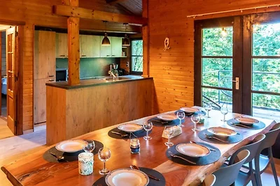 Chalet im Wald mit Whirlpool und Sauna