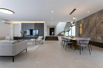 Moonlit Mirage Villa with Pool, Gym and Sauna...
