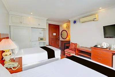 Dormitorio misto economico con atmosfera