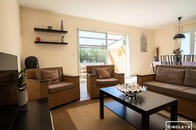 Villa in Vias mit Pool und Garten