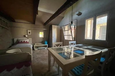Two Bedroom Holiday Holiday Home with Patio a...