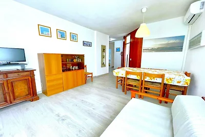 Apartment near Lungomare Trieste for 7