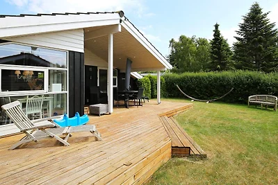 4 Personen Ferienhaus in Føllenslev-By Traum