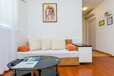Apartments Aura - Comfort Studio Apartment 6 ...