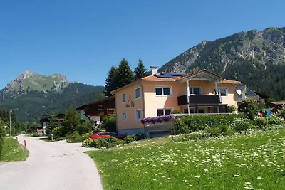 Ferienwohnung in Grän mit Schwimmbecken