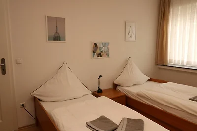 Zentrales Apartment in Messenähe