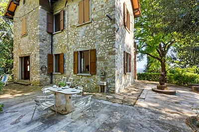 Hübsches Ferienhaus in Pisa mit Terrasse