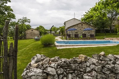 Villa in Pazin mit Barbecue und Wifi