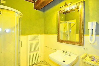 Landgut in Monte Serra mit Pool & Olivenblick