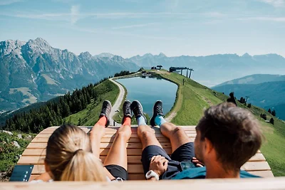 Appartement à Saalfelden avec balcon et vue s...