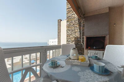 Apartment mit Meerblick in Roses in...
