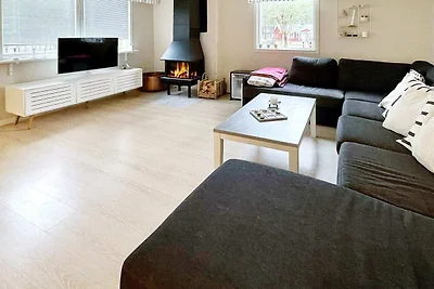 8 Personen Ferienhaus in YNGSJÖ, SVERIGE-By...