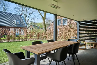 Bella villa con veranda a 4 km da Maastricht