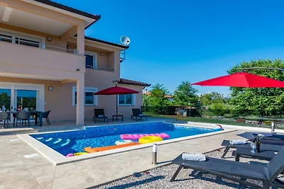 Ferienhaus in Labin mit Schwimmbecken
